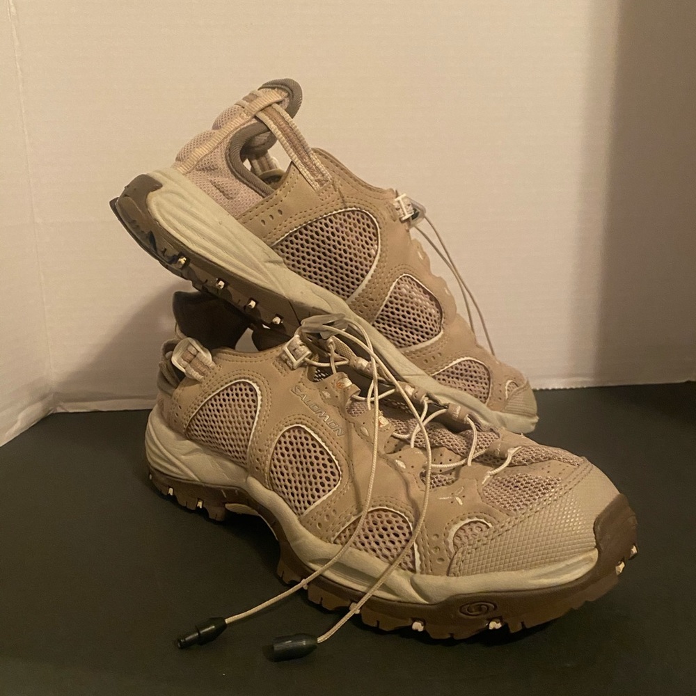 Salomon hiking